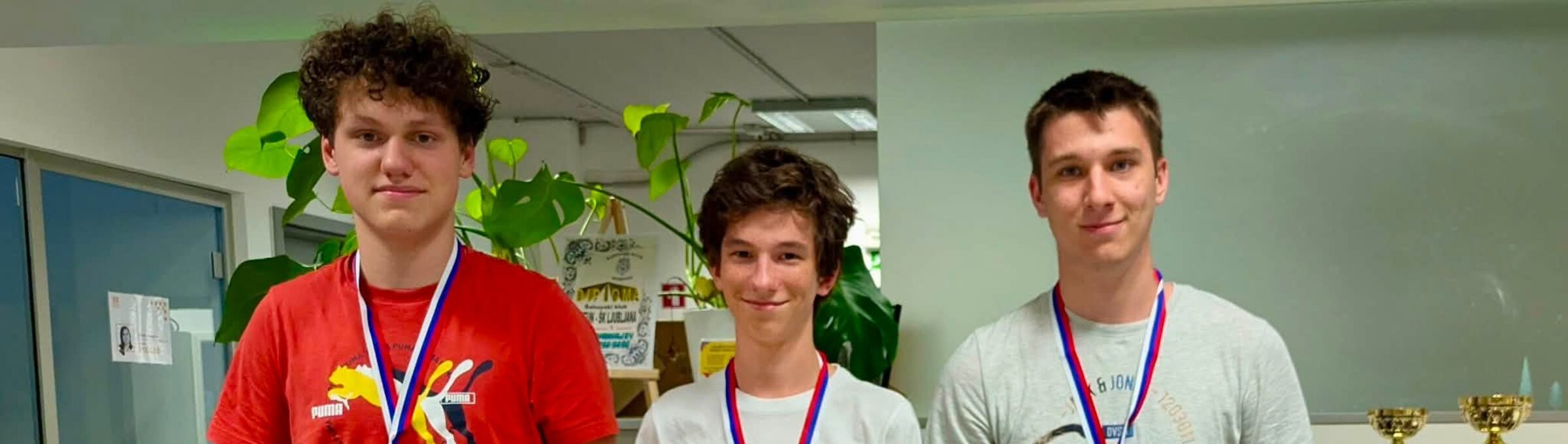 Jakob Kelbl, Maks Demšar in Maksim Smirnov z bronastimi medaljami