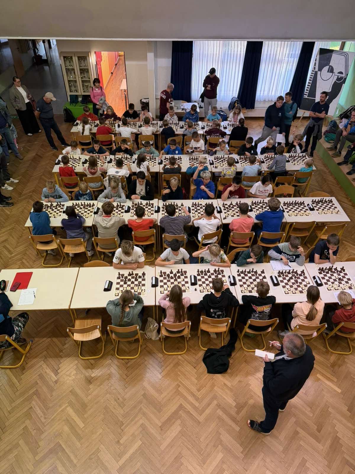 Udeleženci 1. turnirja Ciklusa turnirjev mladih na OŠ Naklo